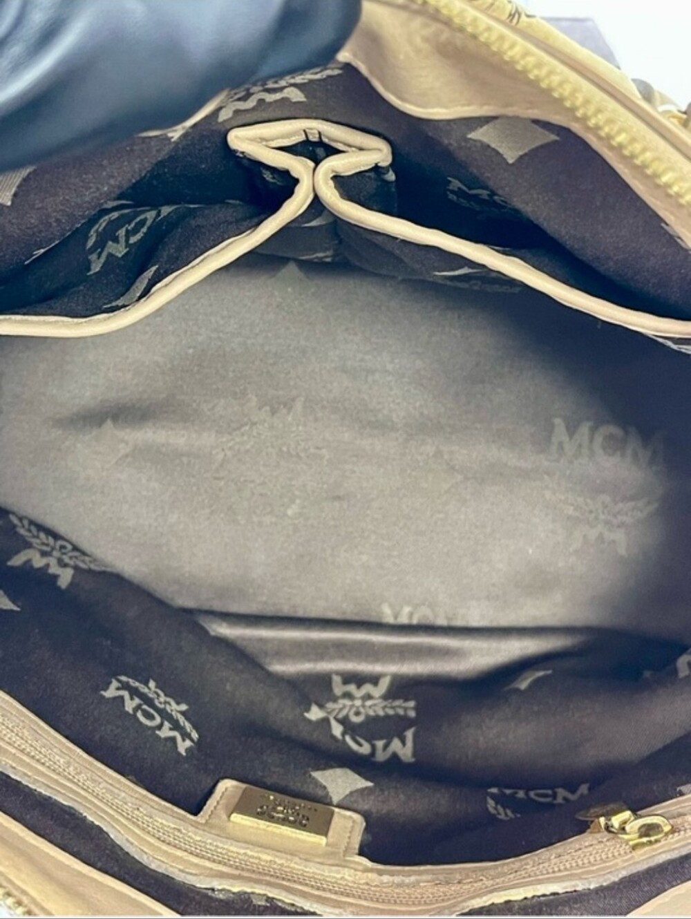 MCM Visetos Monogram Tote Bag with Gold Hardware EUC - Picture 6 of 9